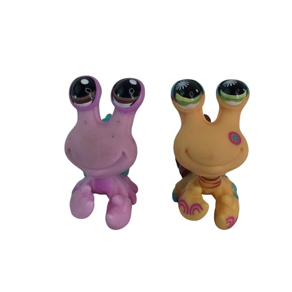 Littlest Pet Shop LPS Pink Hermit Crab #1403 & Brown #1008 with Terrarium - Picture 2 of 12